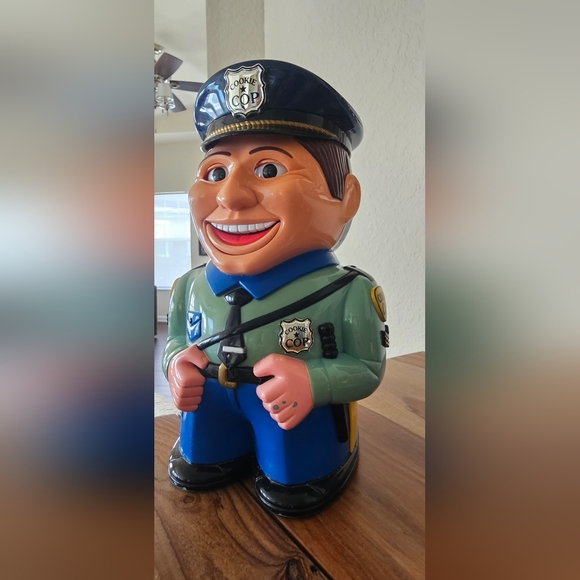 Police Officer - Cookie Cop - Retro Cookie Jar - Picture 1 of 10
